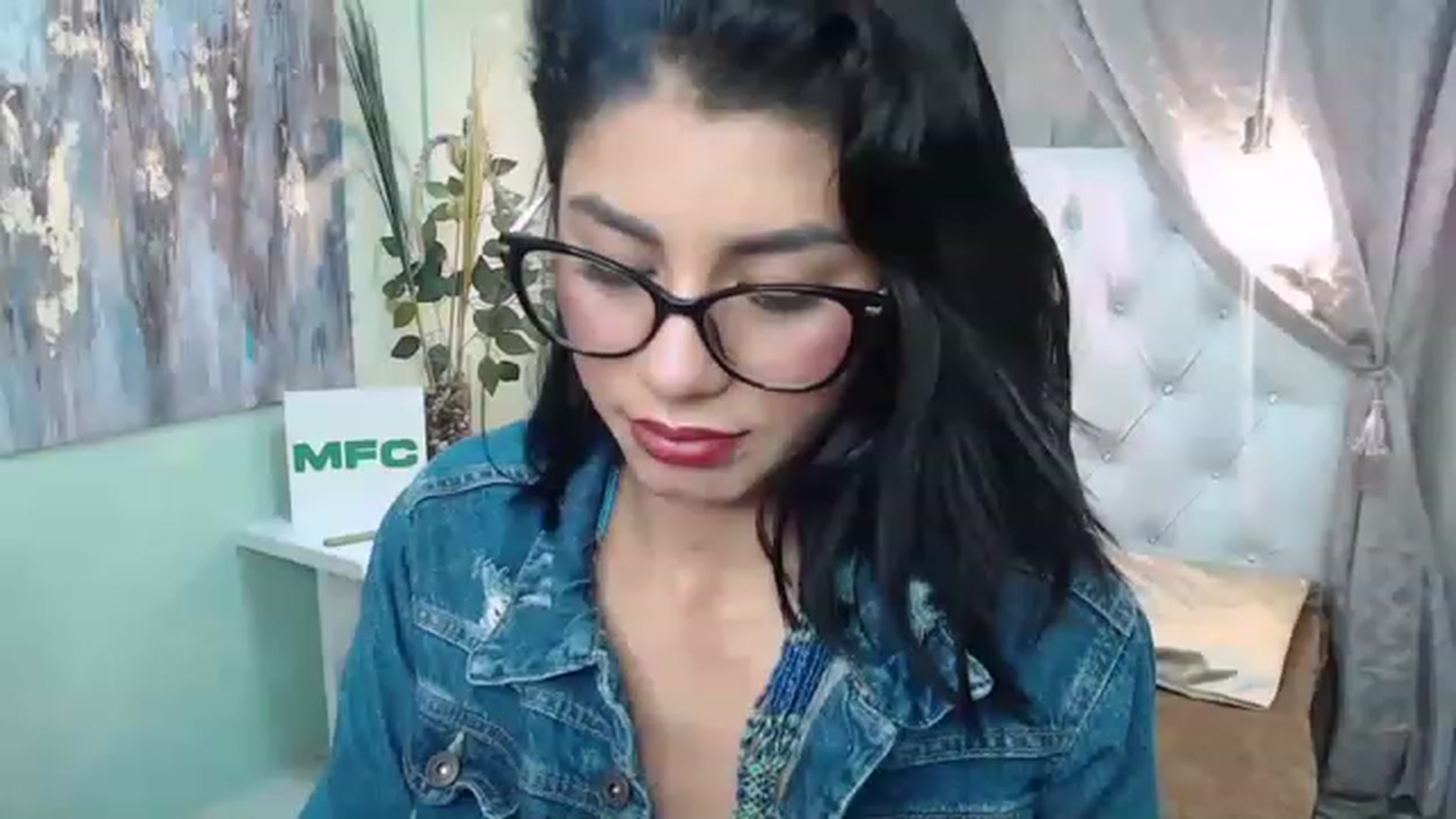 Gallery image thumbnail from Sara__Ruiz's myfreecams stream on, 11/16/2022, 15:05 image 16 of 20