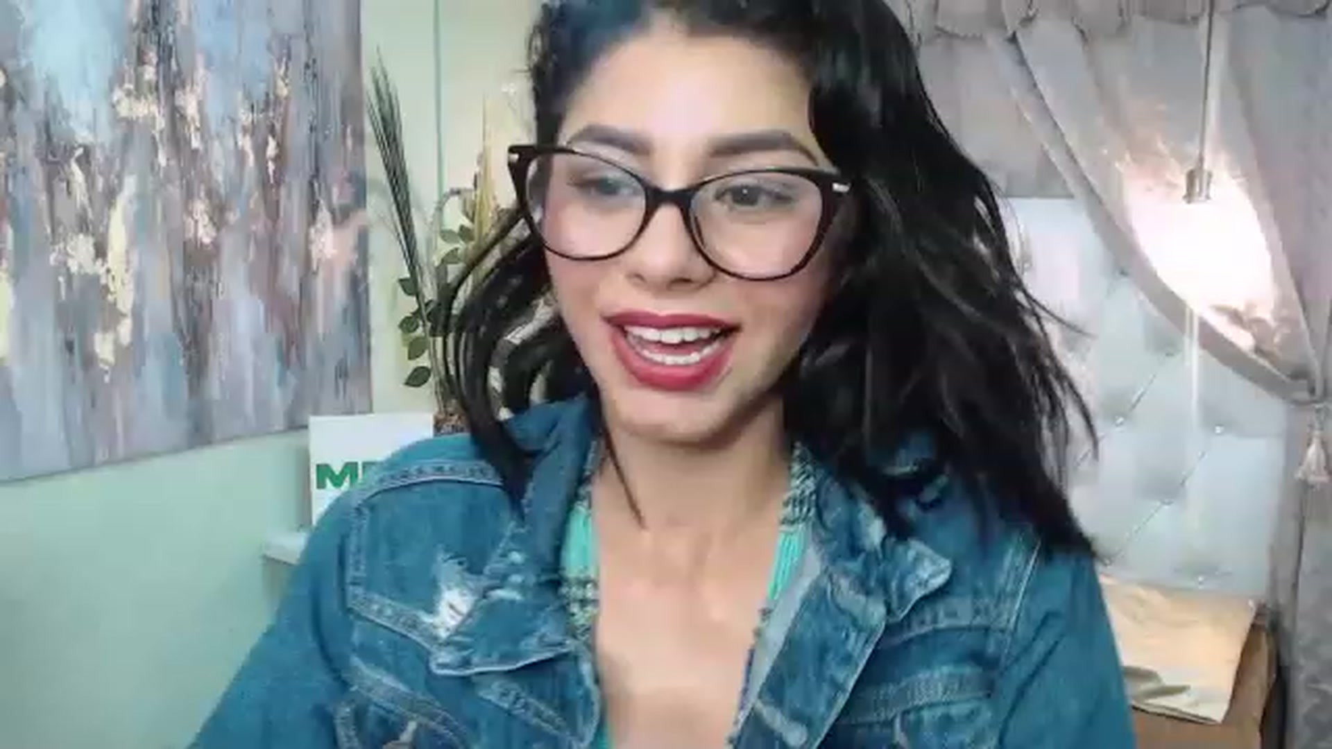 Gallery image thumbnail from Sara__Ruiz's myfreecams stream on, 11/16/2022, 15:59 image 17 of 20