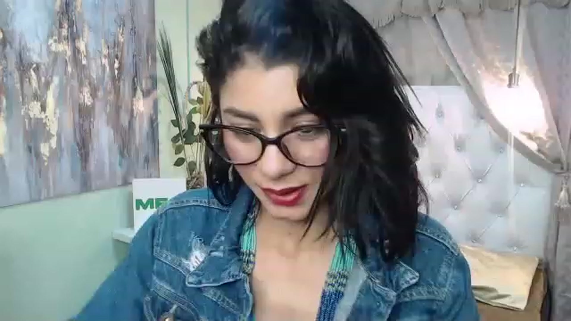 Gallery image thumbnail from Sara__Ruiz's myfreecams stream on, 11/16/2022, 15:59 image 12 of 20