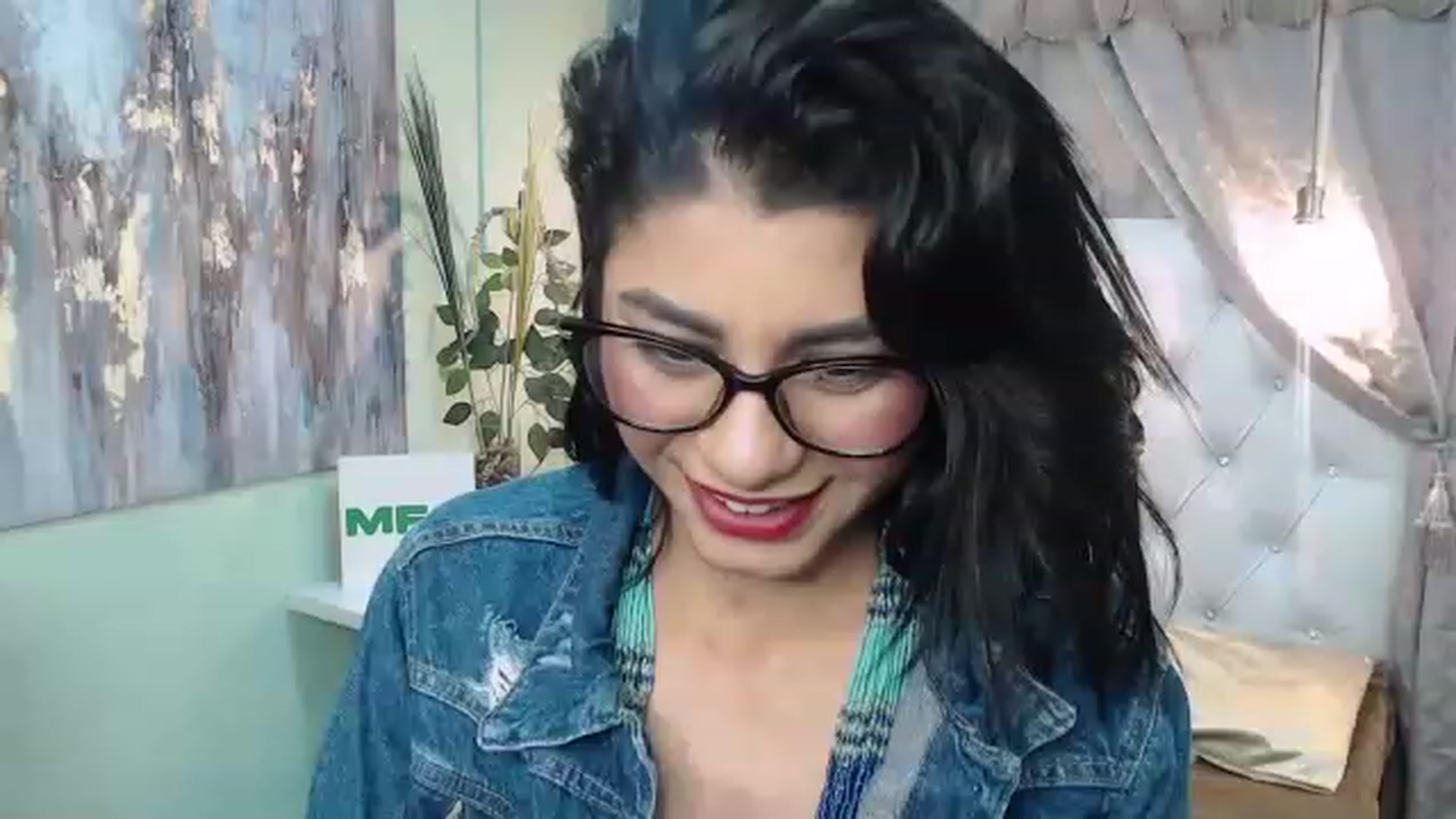 Gallery image thumbnail from Sara__Ruiz's myfreecams stream on, 11/16/2022, 15:59 image 11 of 20