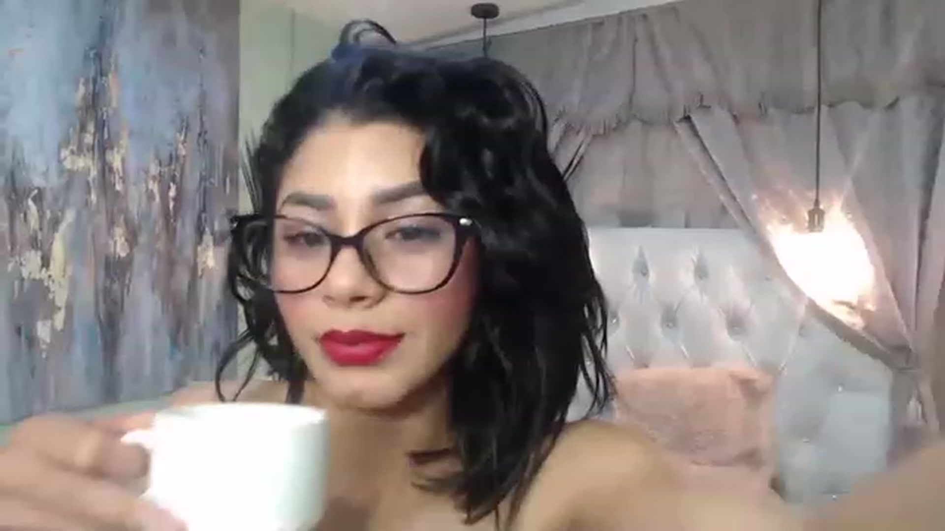 Gallery image thumbnail from Sara__Ruiz's myfreecams stream on, 11/25/2022, 15:32 image 15 of 20