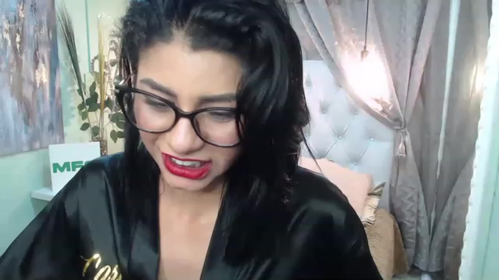 Gallery image thumbnail from Sara__Ruiz's myfreecams stream on, 11/26/2022, 17:42 image 15 of 20