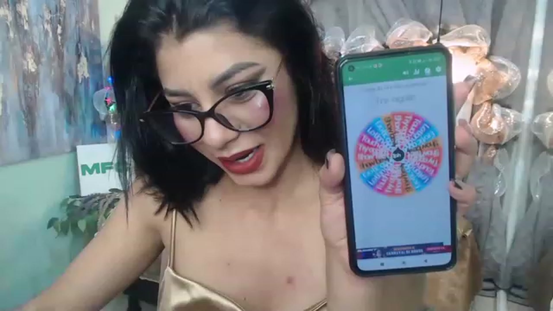 Gallery image thumbnail from Sara__Ruiz's myfreecams stream on, 12/31/2022, 14:18 image 7 of 20