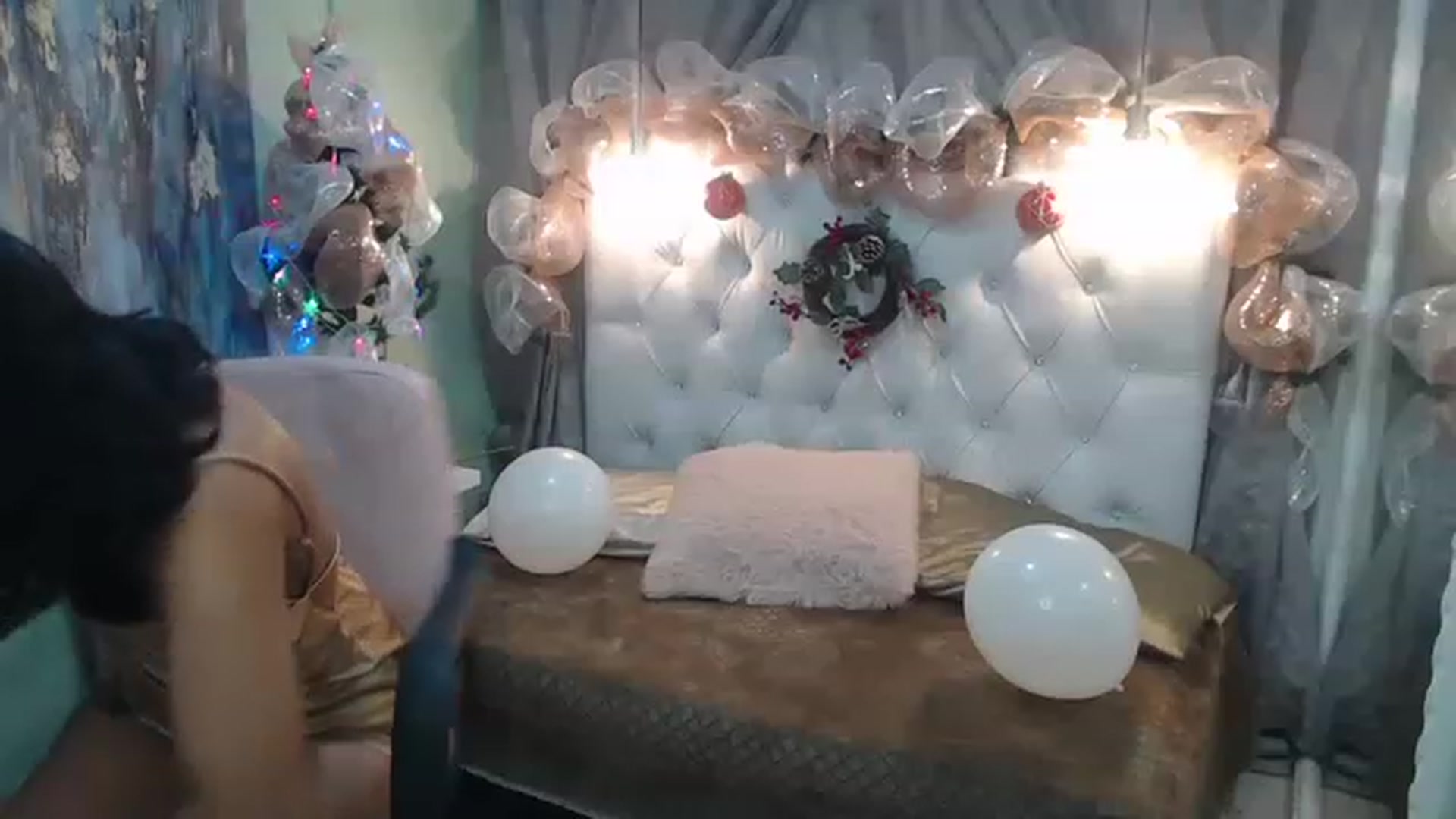 Gallery image thumbnail from Sara__Ruiz's myfreecams stream on, 12/31/2022, 16:59 image 19 of 20