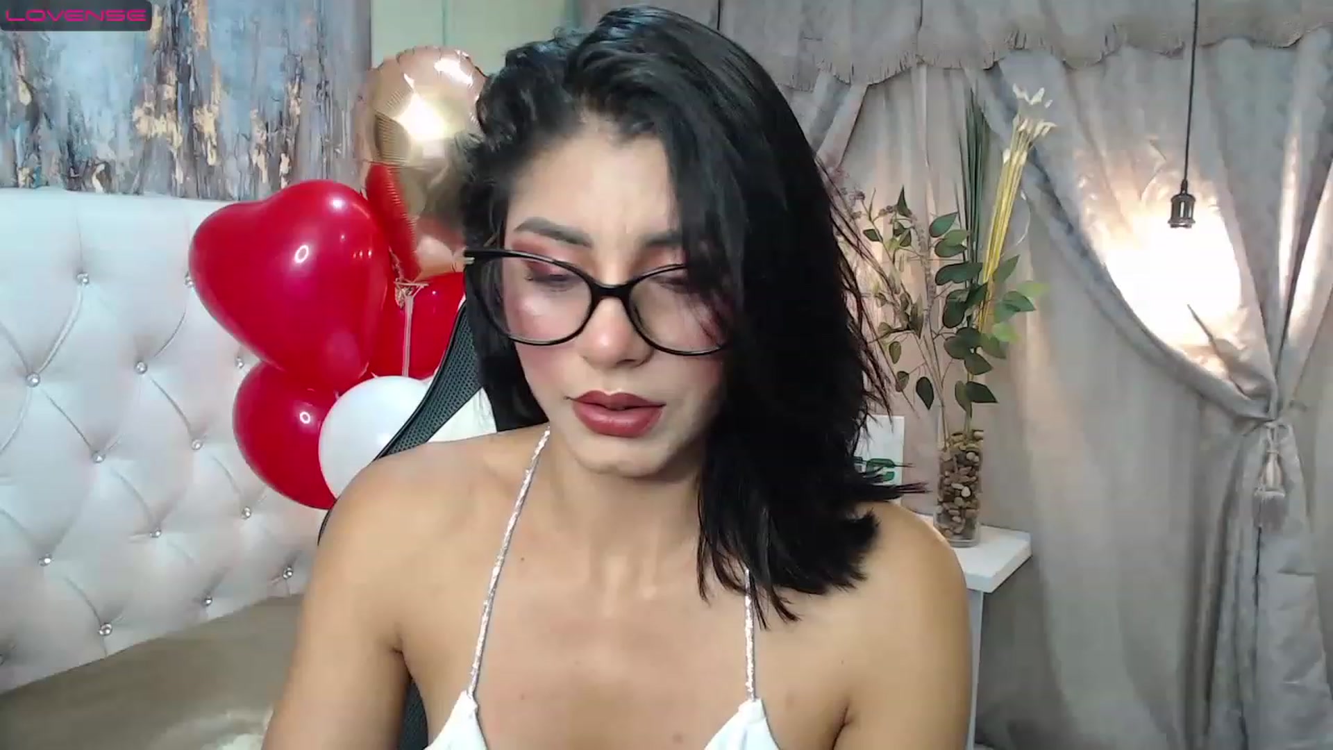 Gallery image thumbnail from Sara__Ruiz's myfreecams stream on, 02/14/2023, 15:13 image 5 of 20