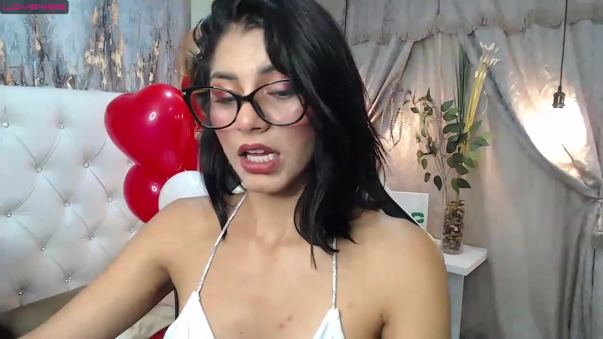 Gallery image thumbnail from Sara__Ruiz's myfreecams stream on, 02/14/2023, 15:13 image 17 of 20
