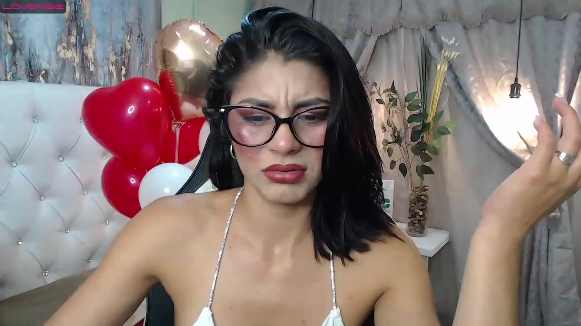 Gallery image thumbnail from Sara__Ruiz's myfreecams stream on, 02/14/2023, 15:13 image 7 of 20