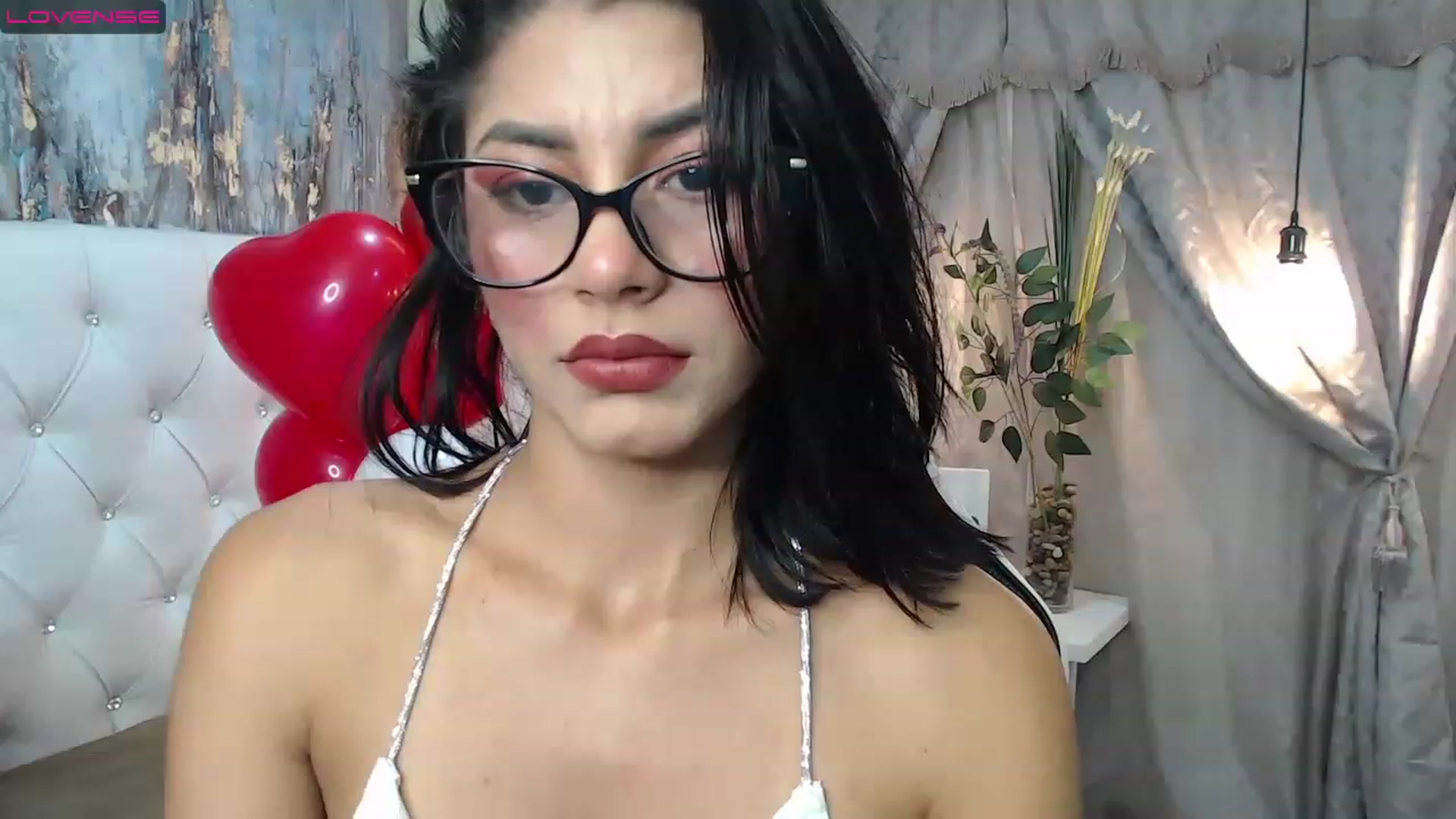 Gallery image thumbnail from Sara__Ruiz's myfreecams stream on, 02/14/2023, 15:13 image 10 of 20