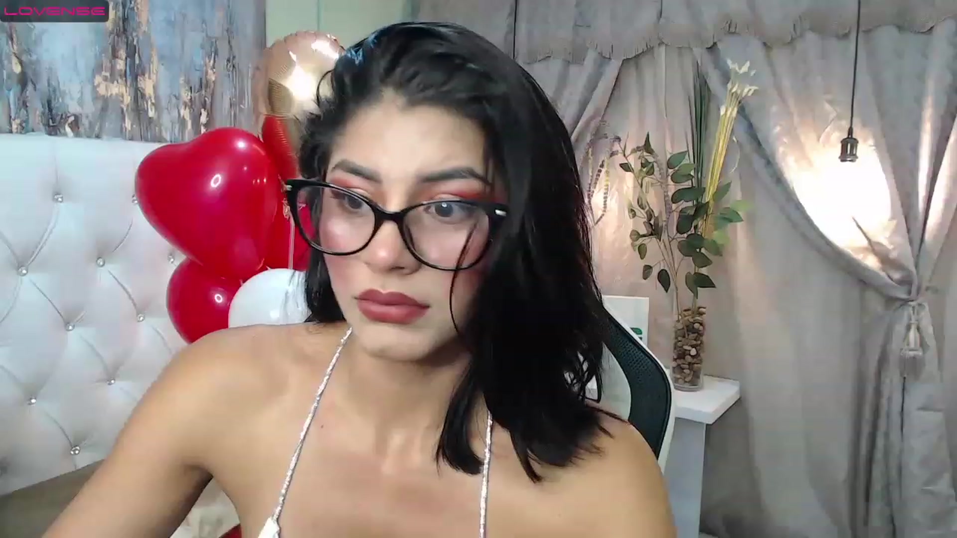 Gallery image thumbnail from Sara__Ruiz's myfreecams stream on, 02/14/2023, 15:13 image 8 of 20