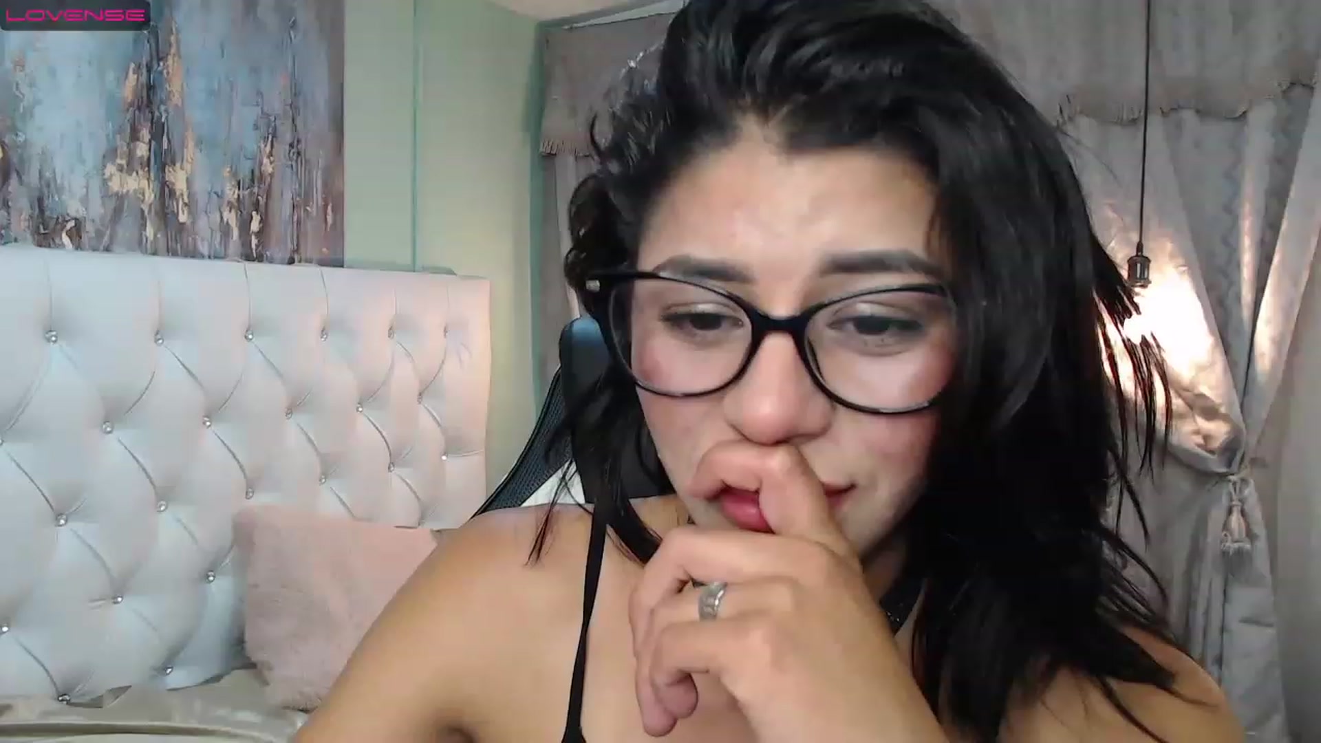 Gallery image thumbnail from Sara__Ruiz's myfreecams stream on, 02/20/2023, 15:31 image 17 of 20