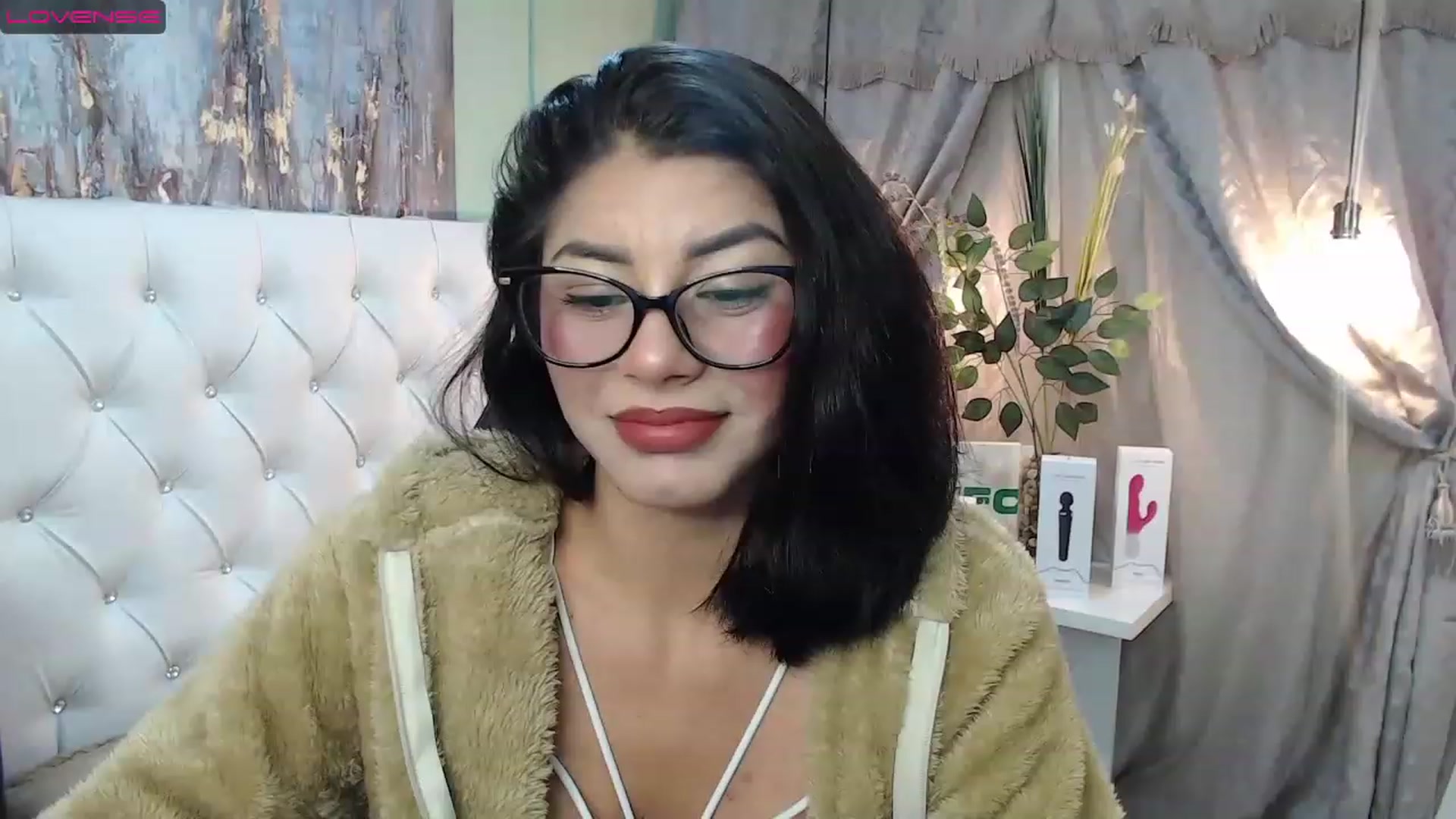 Gallery image thumbnail from Sara__Ruiz's myfreecams stream on, 02/22/2023, 14:15 image 5 of 20
