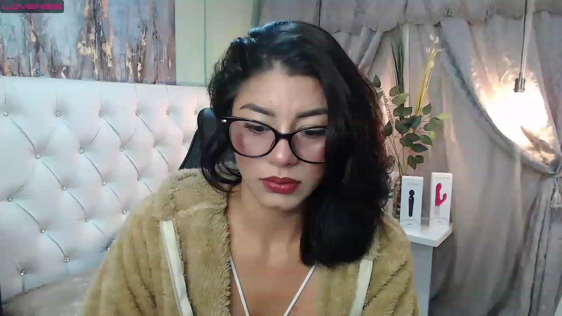 Gallery image thumbnail from Sara__Ruiz's myfreecams stream on, 02/22/2023, 14:15 image 10 of 20