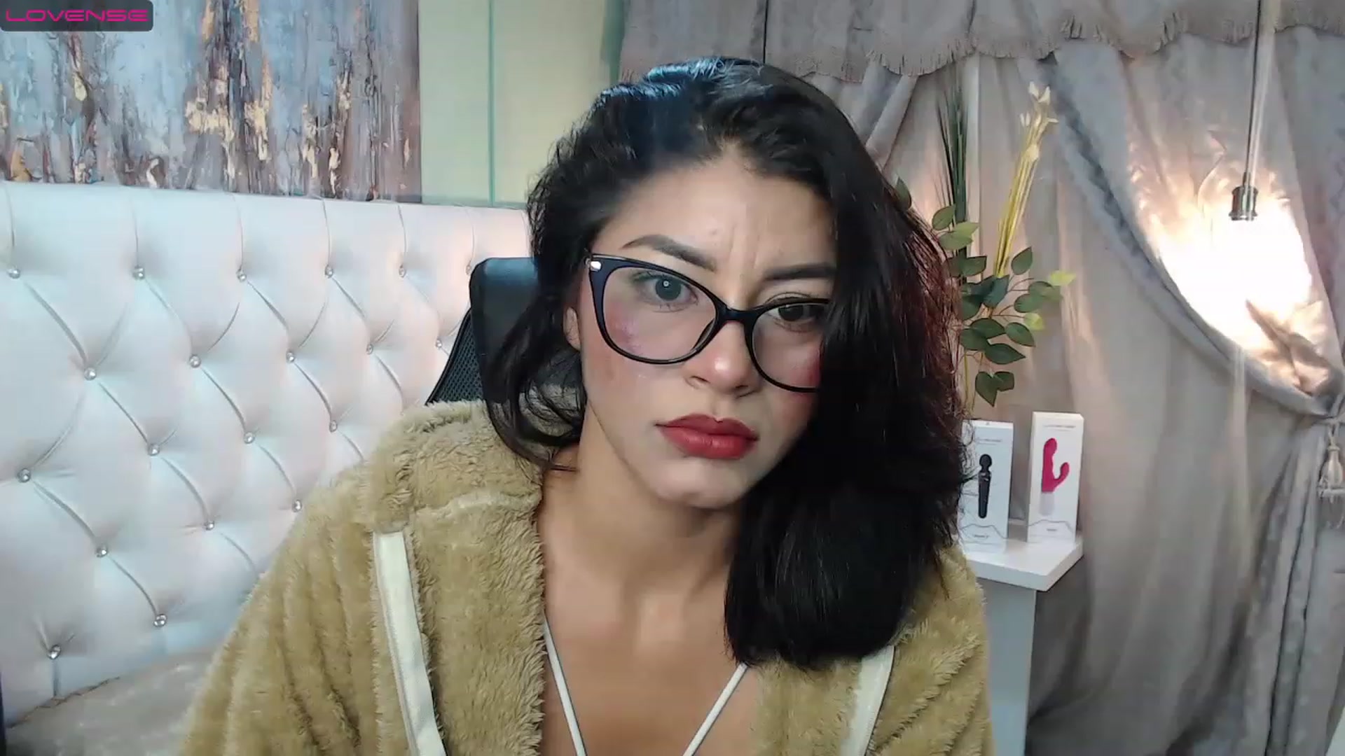 Gallery image thumbnail from Sara__Ruiz's myfreecams stream on, 02/22/2023, 14:15 image 9 of 20