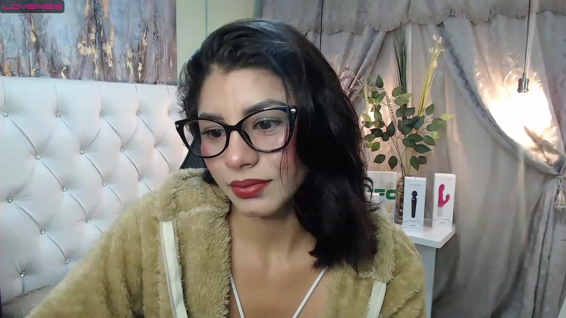 Gallery image thumbnail from Sara__Ruiz's myfreecams stream on, 02/22/2023, 14:15 image 13 of 20