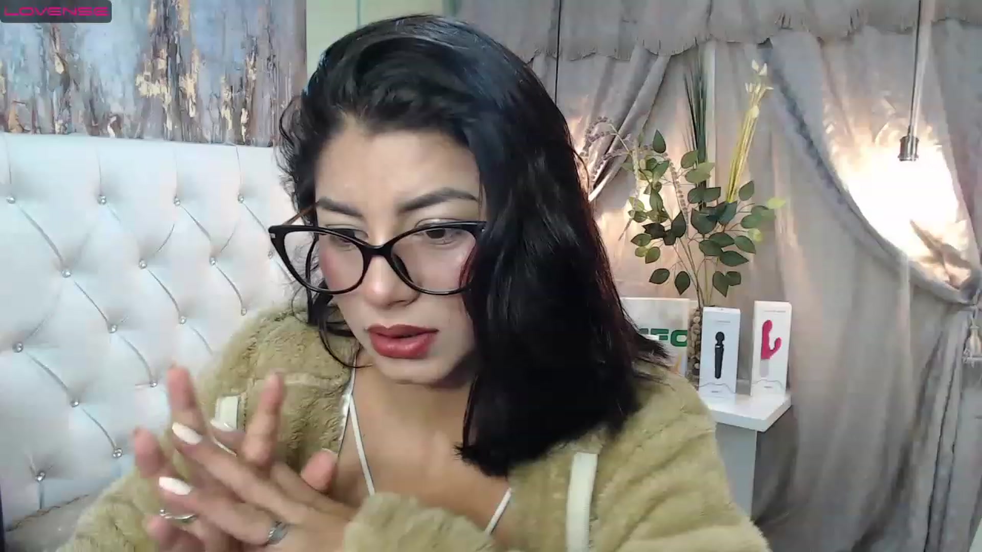 Gallery image thumbnail from Sara__Ruiz's myfreecams stream on, 02/22/2023, 14:15 image 19 of 20