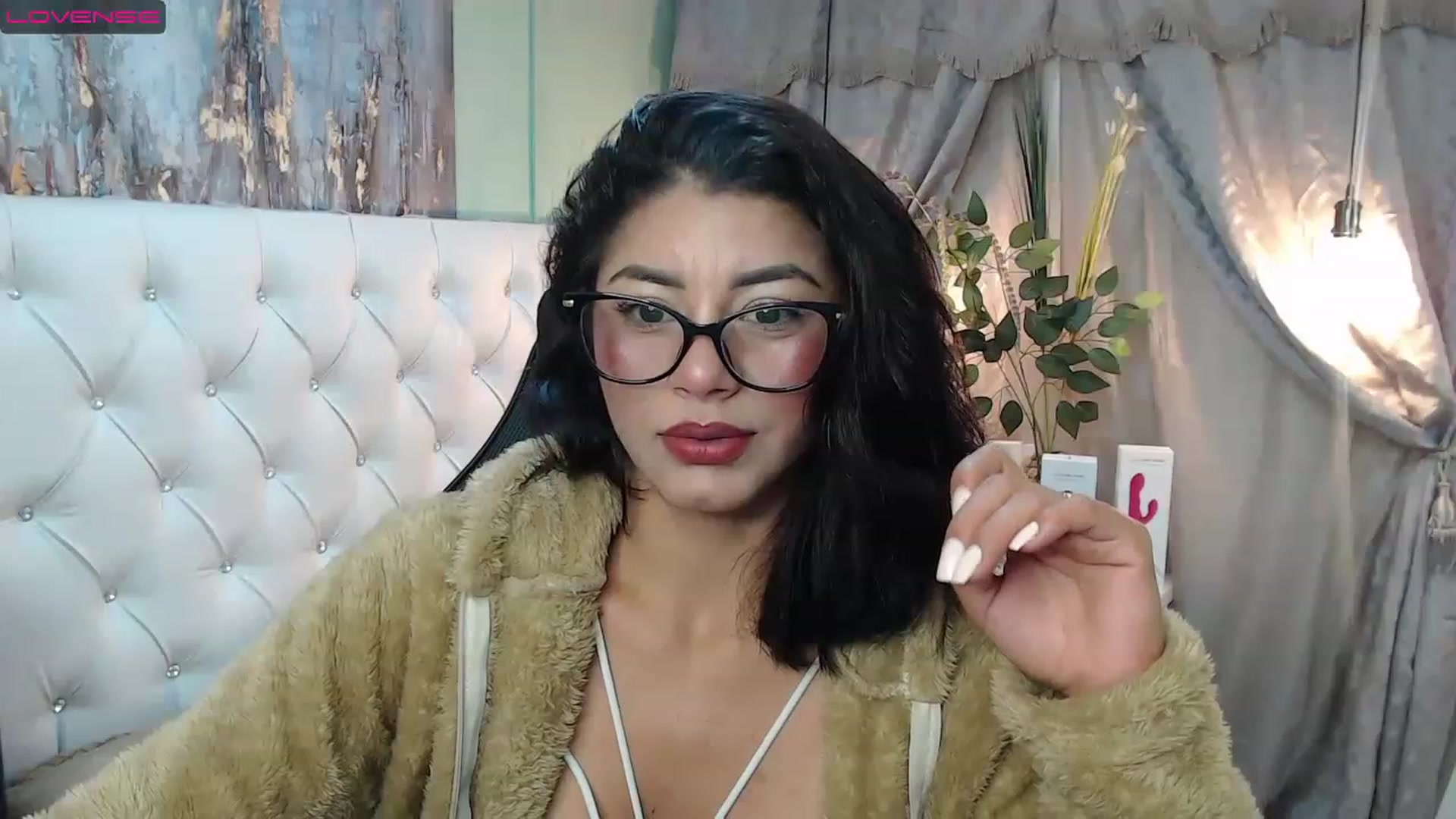 Gallery image thumbnail from Sara__Ruiz's myfreecams stream on, 02/22/2023, 14:47 image 11 of 20