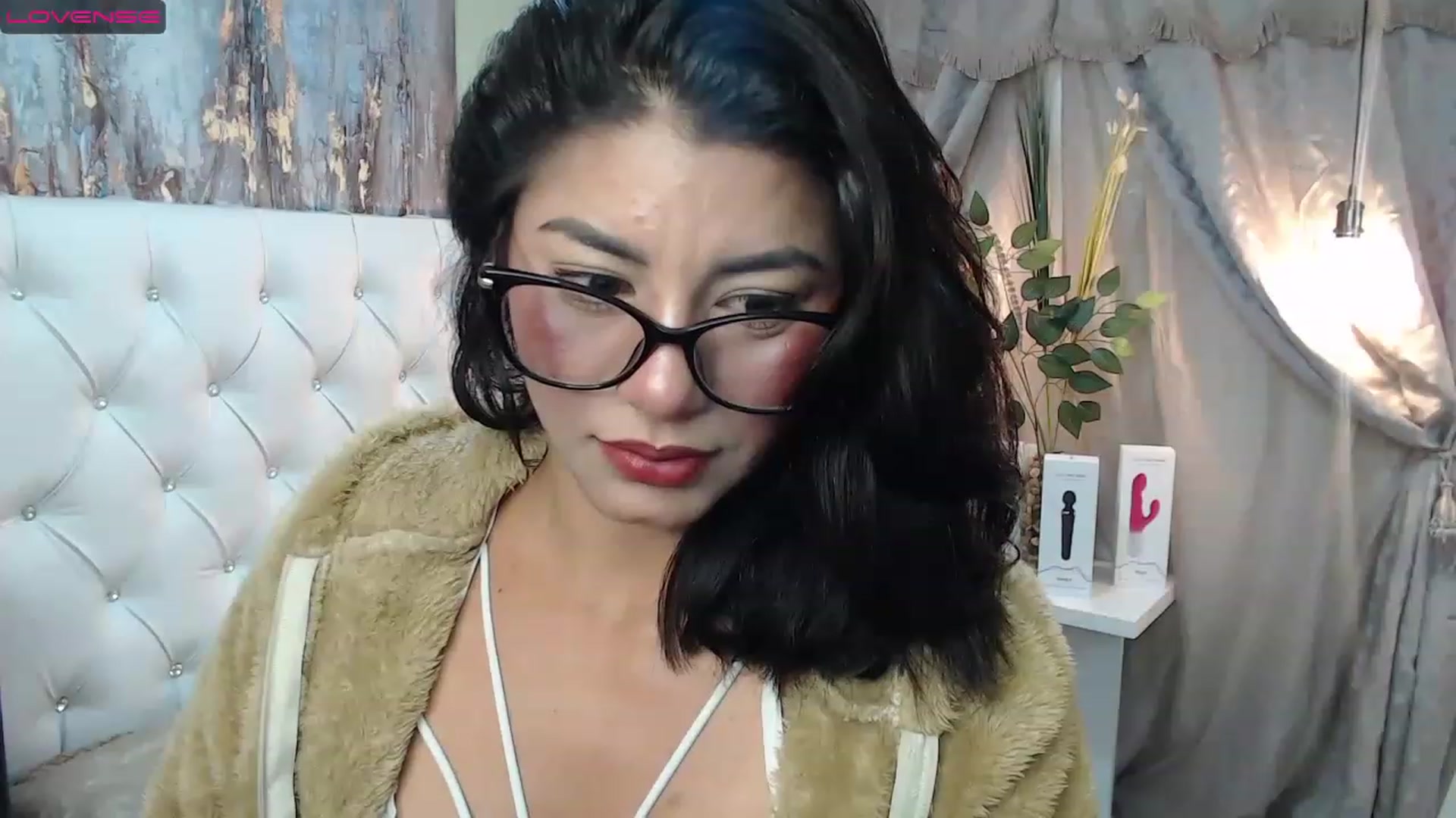 Gallery image thumbnail from Sara__Ruiz's myfreecams stream on, 02/22/2023, 14:47 image 12 of 20