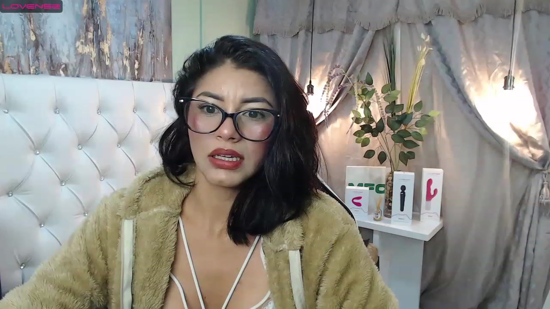 Gallery image thumbnail from Sara__Ruiz's myfreecams stream on, 02/22/2023, 14:47 image 5 of 20