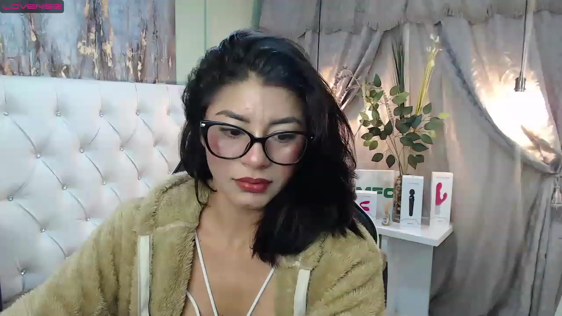 Gallery image thumbnail from Sara__Ruiz's myfreecams stream on, 02/22/2023, 14:47 image 9 of 20
