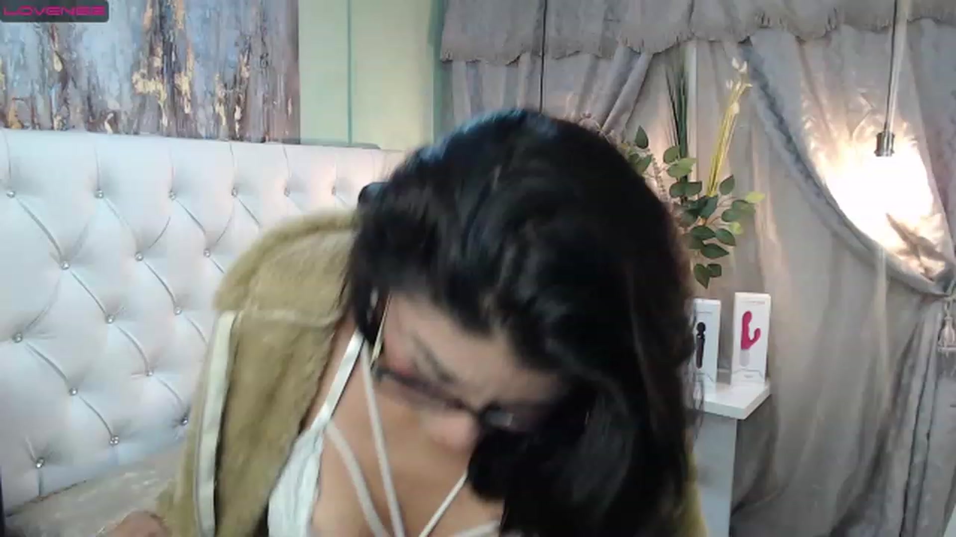 Gallery image thumbnail from Sara__Ruiz's myfreecams stream on, 02/22/2023, 14:47 image 1 of 20