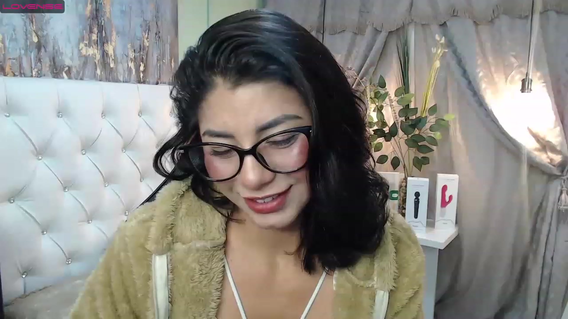 Gallery image thumbnail from Sara__Ruiz's myfreecams stream on, 02/22/2023, 14:47 image 14 of 20