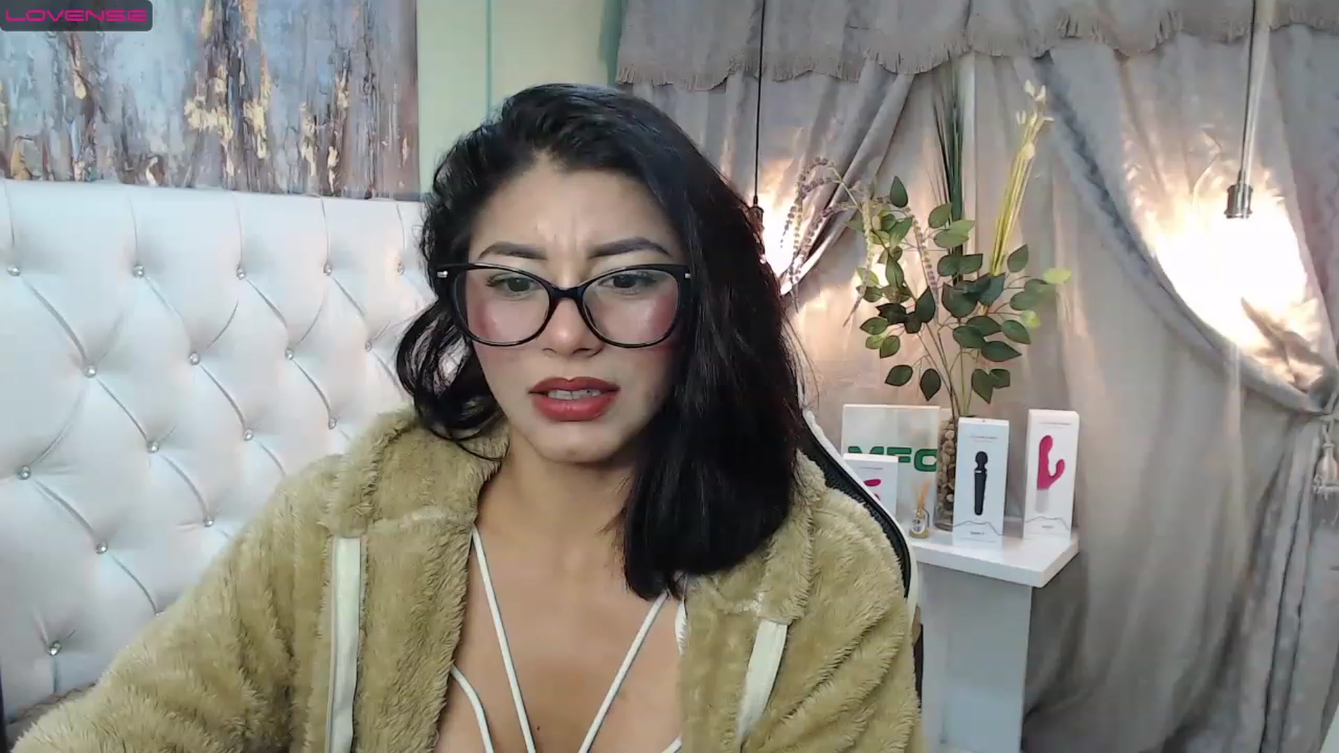 Gallery image thumbnail from Sara__Ruiz's myfreecams stream on, 02/22/2023, 14:47 image 4 of 20