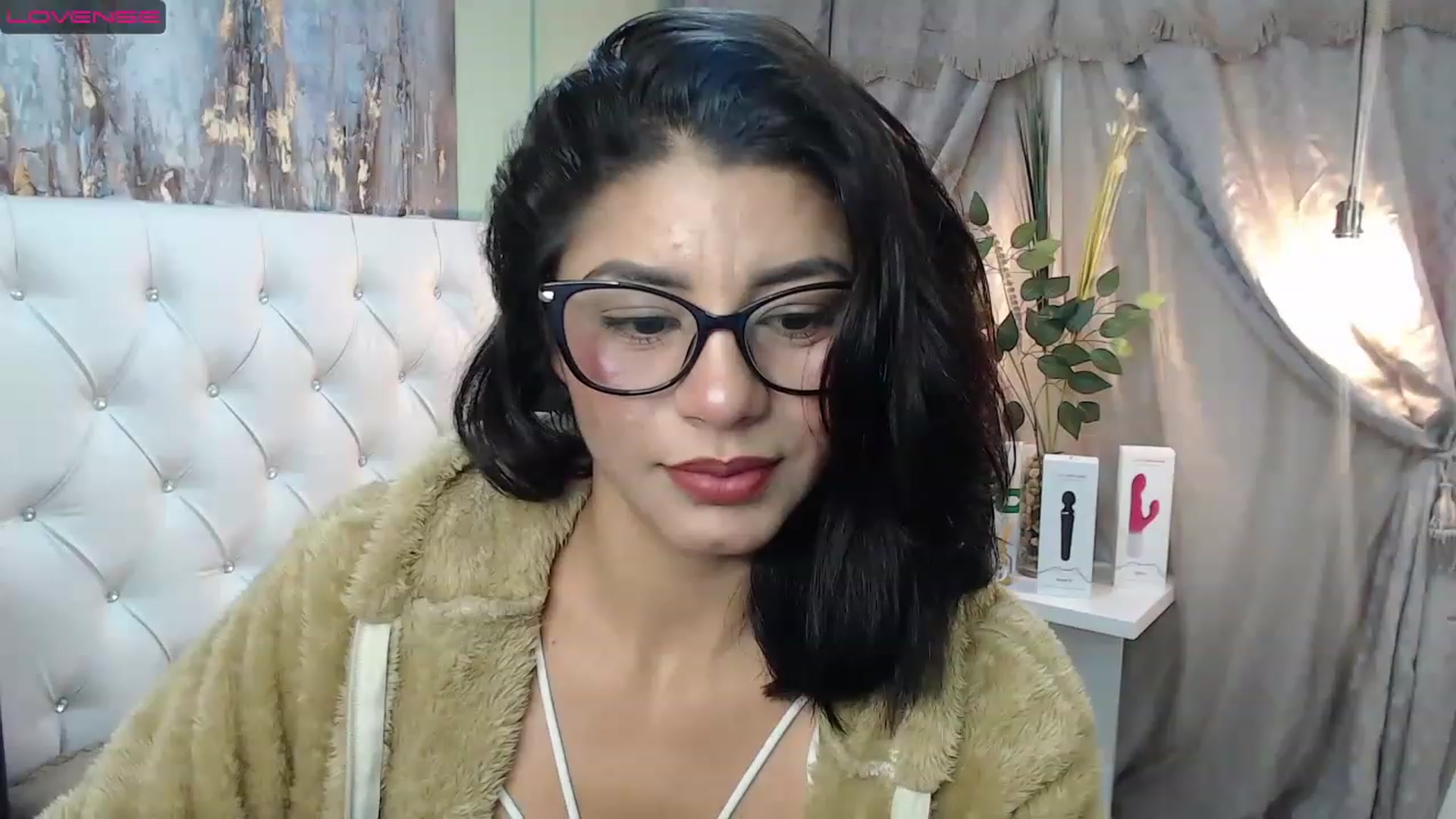 Gallery image thumbnail from Sara__Ruiz's myfreecams stream on, 02/22/2023, 14:47 image 16 of 20