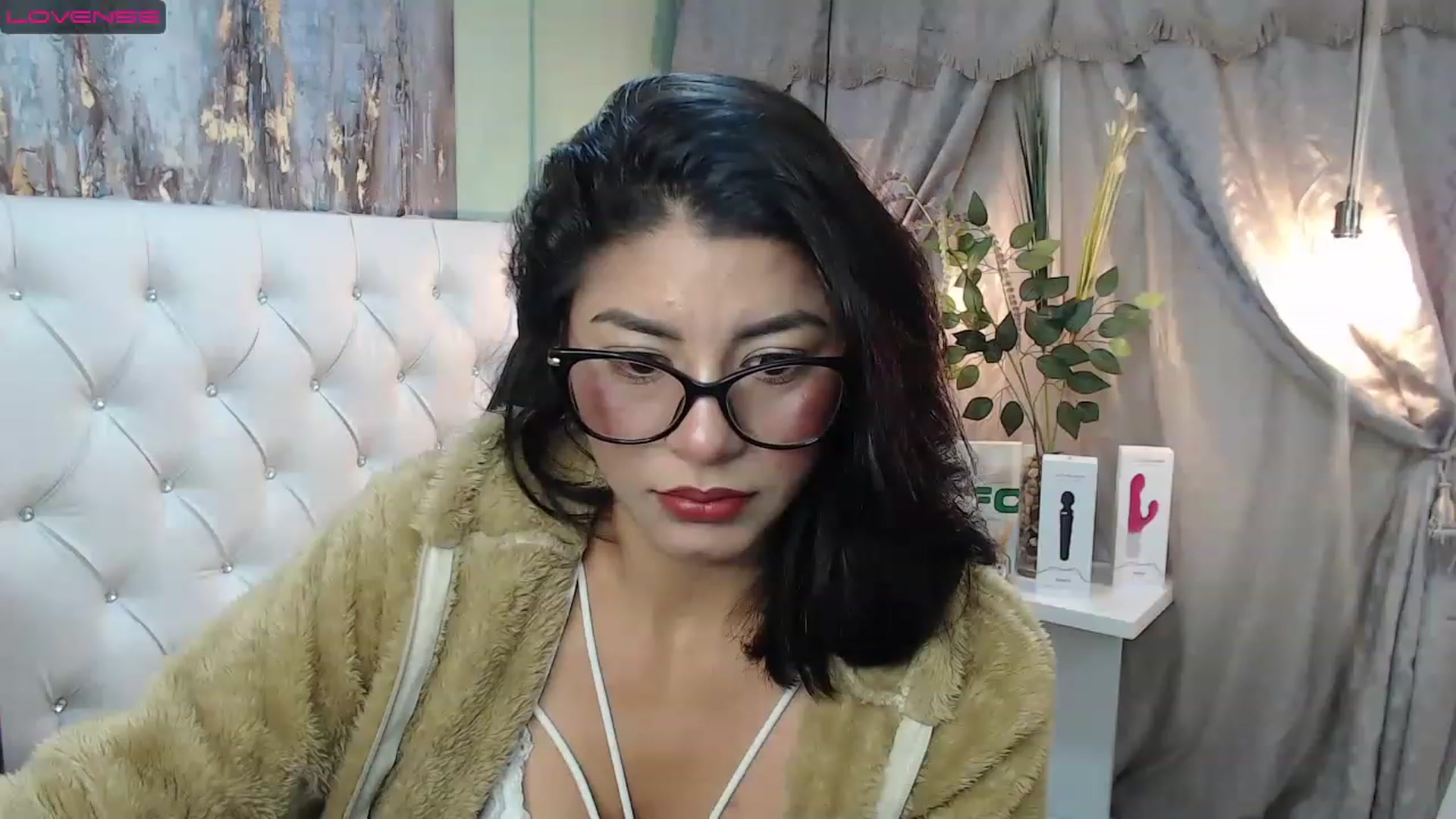 Gallery image thumbnail from Sara__Ruiz's myfreecams stream on, 02/22/2023, 14:47 image 2 of 20