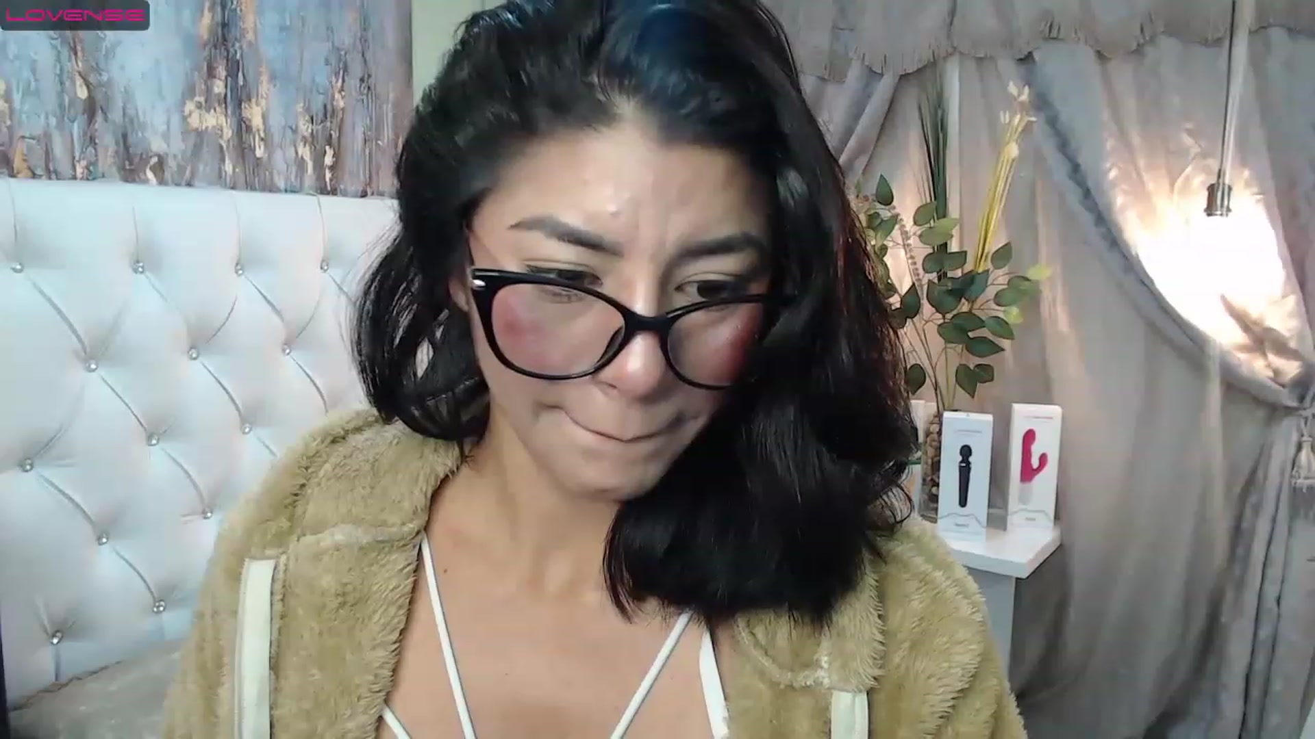 Gallery image thumbnail from Sara__Ruiz's myfreecams stream on, 02/22/2023, 14:47 image 13 of 20