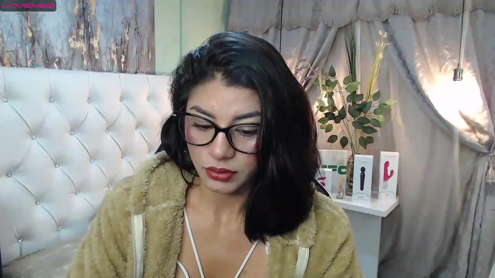 Gallery image thumbnail from Sara__Ruiz's myfreecams stream on, 02/22/2023, 14:47 image 7 of 20