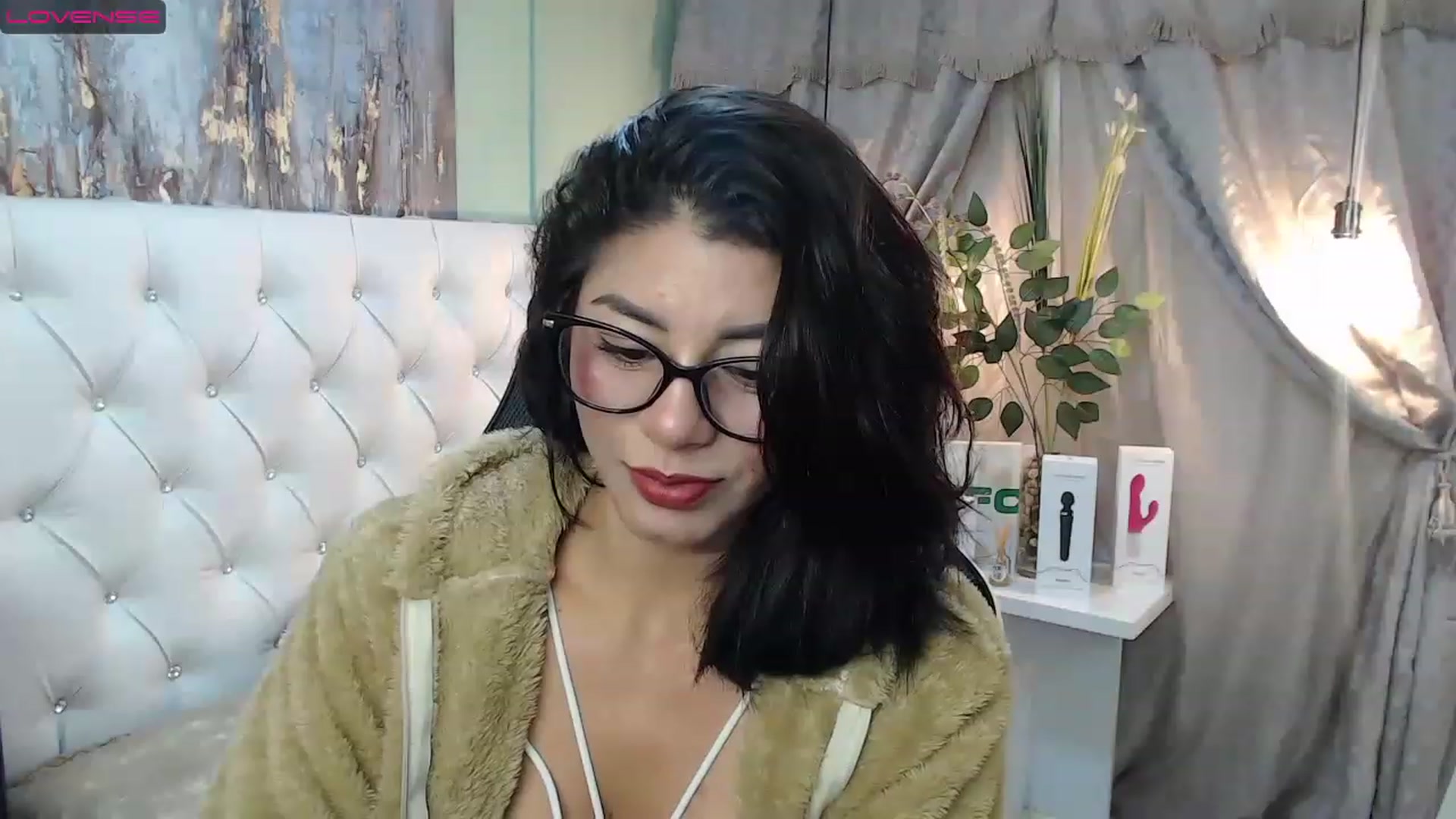Gallery image thumbnail from Sara__Ruiz's myfreecams stream on, 02/22/2023, 14:47 image 8 of 20