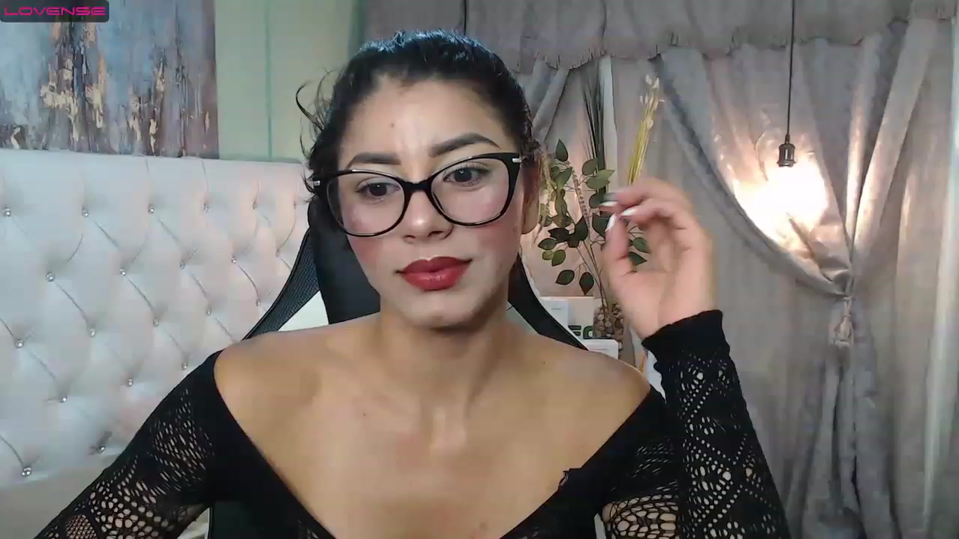 Gallery image thumbnail from Sara__Ruiz's myfreecams stream on, 02/27/2023, 15:12 image 3 of 20