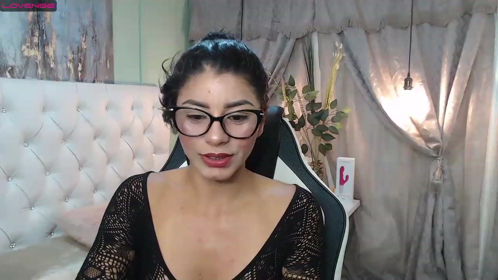 Gallery image thumbnail from Sara__Ruiz's myfreecams stream on, 02/27/2023, 15:12 image 9 of 20