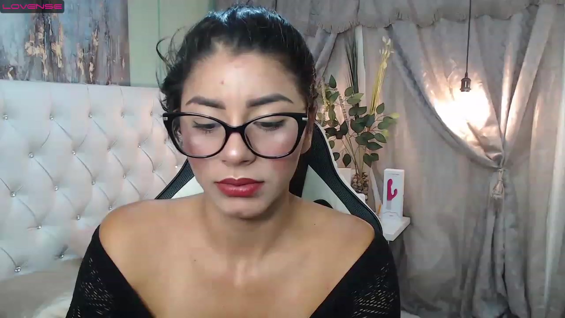 Gallery image thumbnail from Sara__Ruiz's myfreecams stream on, 02/27/2023, 15:12 image 6 of 20