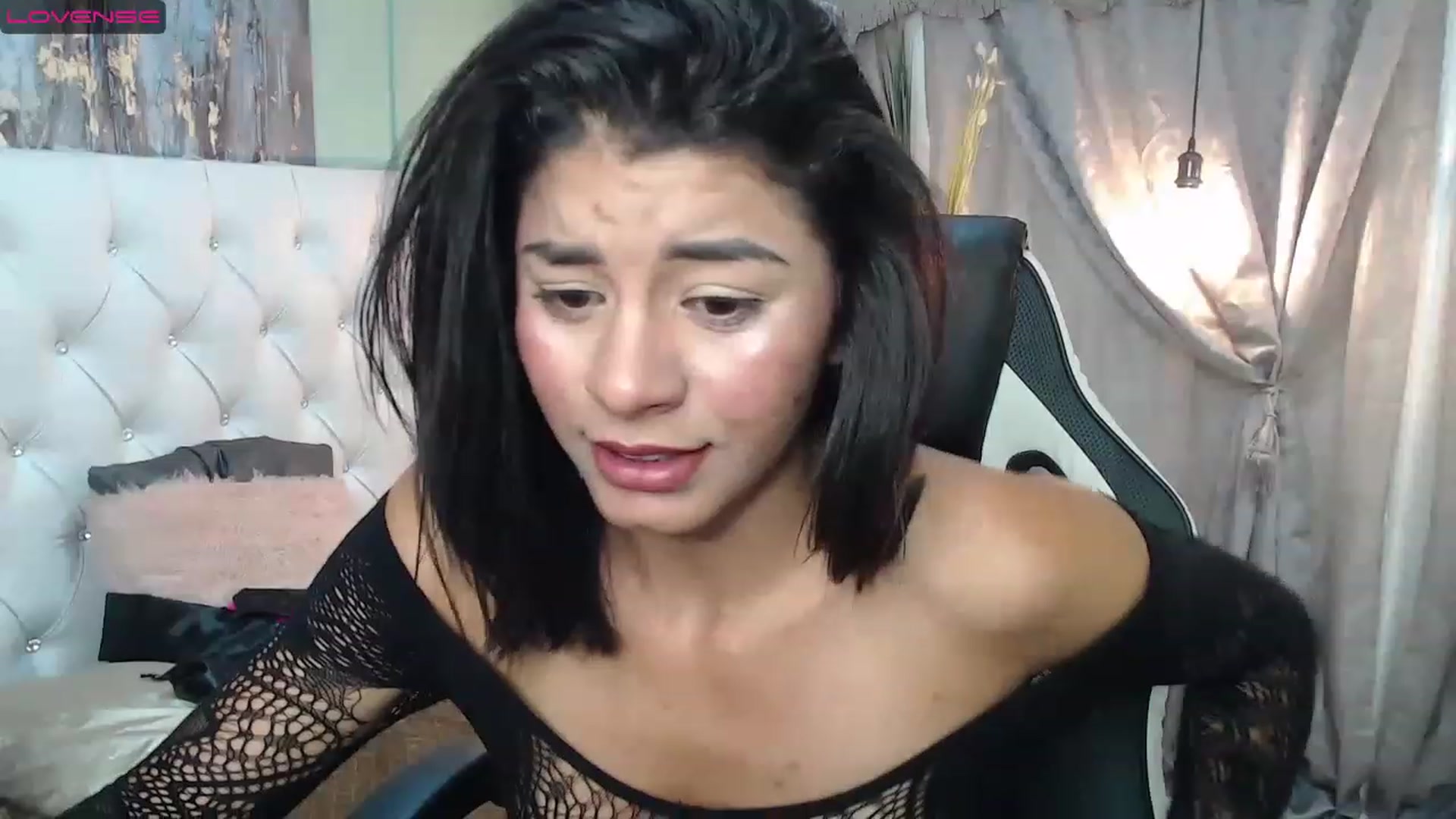 Gallery image thumbnail from Sara__Ruiz's myfreecams stream on, 02/27/2023, 17:53 image 18 of 20