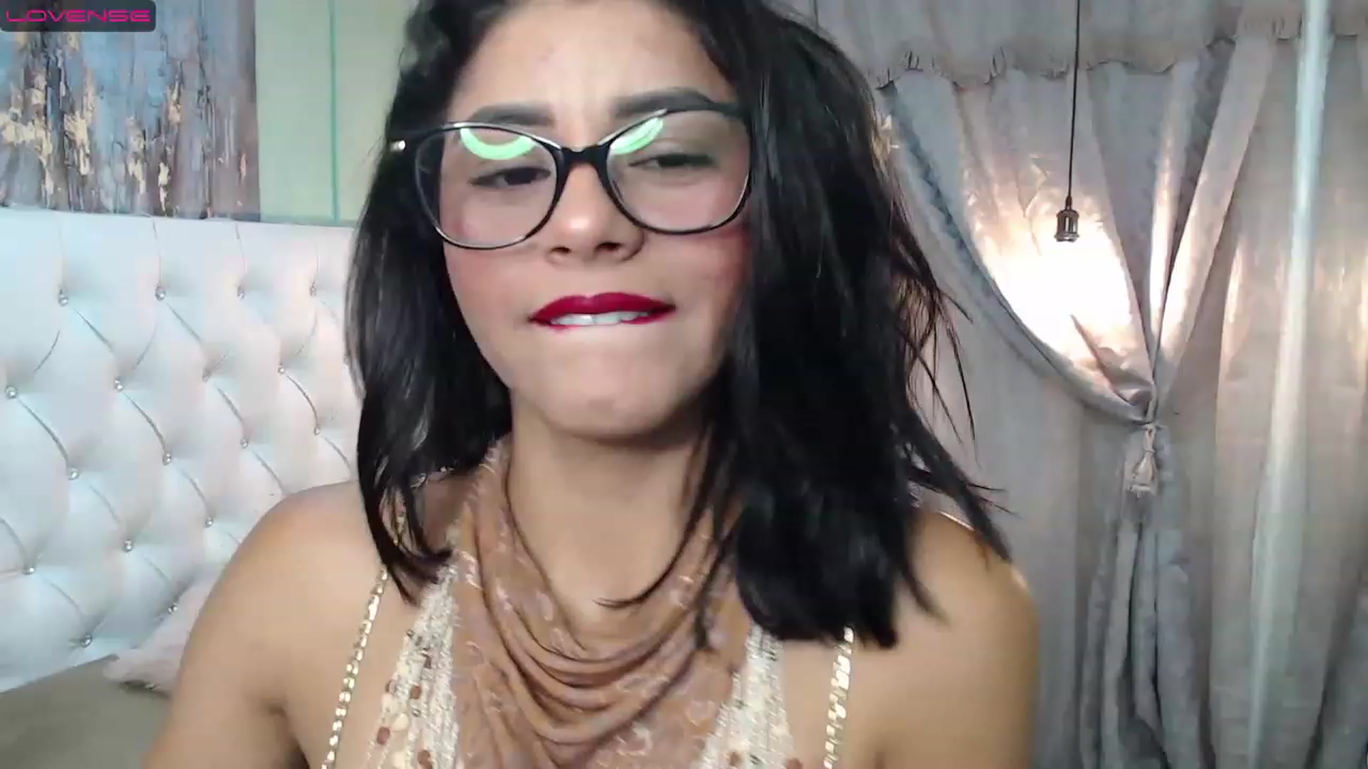 Gallery image thumbnail from Sara__Ruiz's myfreecams stream on, 03/01/2023, 14:36 image 13 of 20