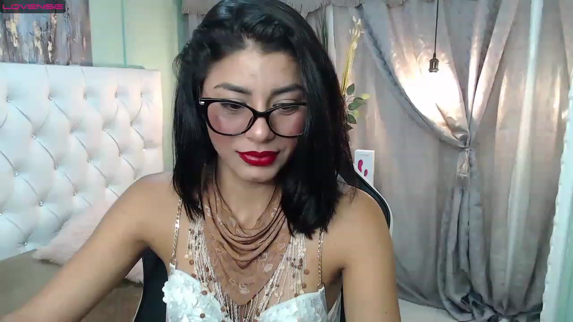 Gallery image thumbnail from Sara__Ruiz's myfreecams stream on, 03/01/2023, 14:36 image 1 of 20