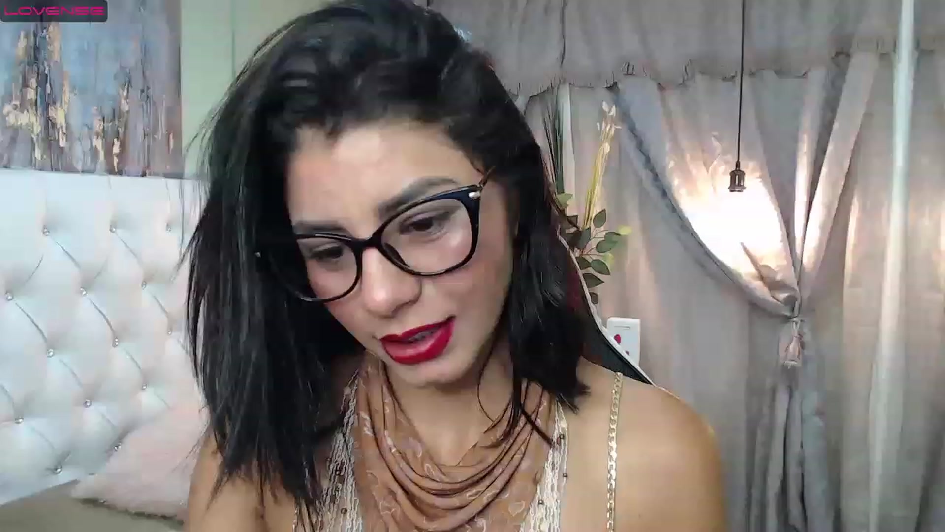 Gallery image thumbnail from Sara__Ruiz's myfreecams stream on, 03/01/2023, 14:36 image 17 of 20