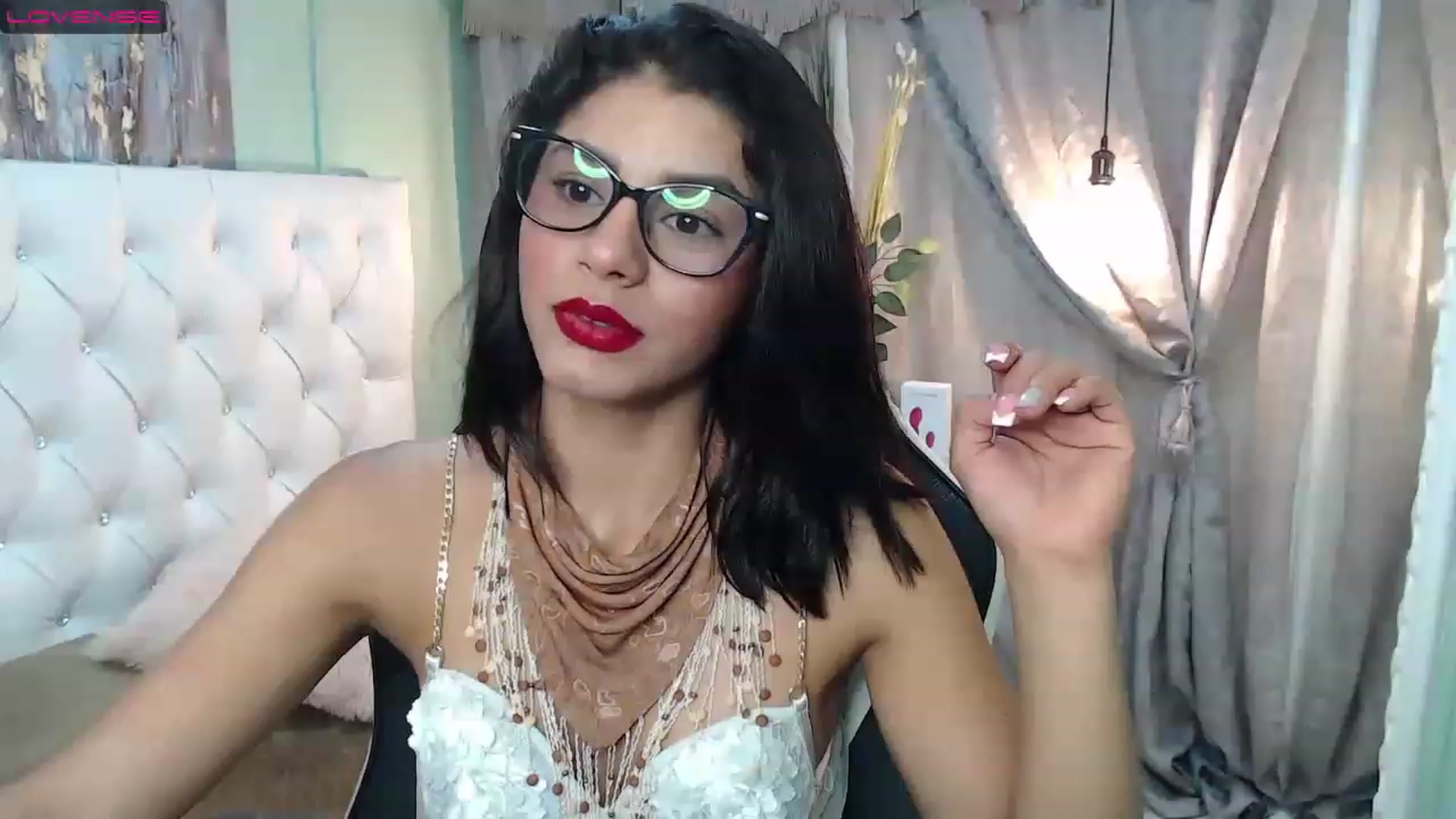 Gallery image thumbnail from Sara__Ruiz's myfreecams stream on, 03/01/2023, 14:36 image 5 of 20