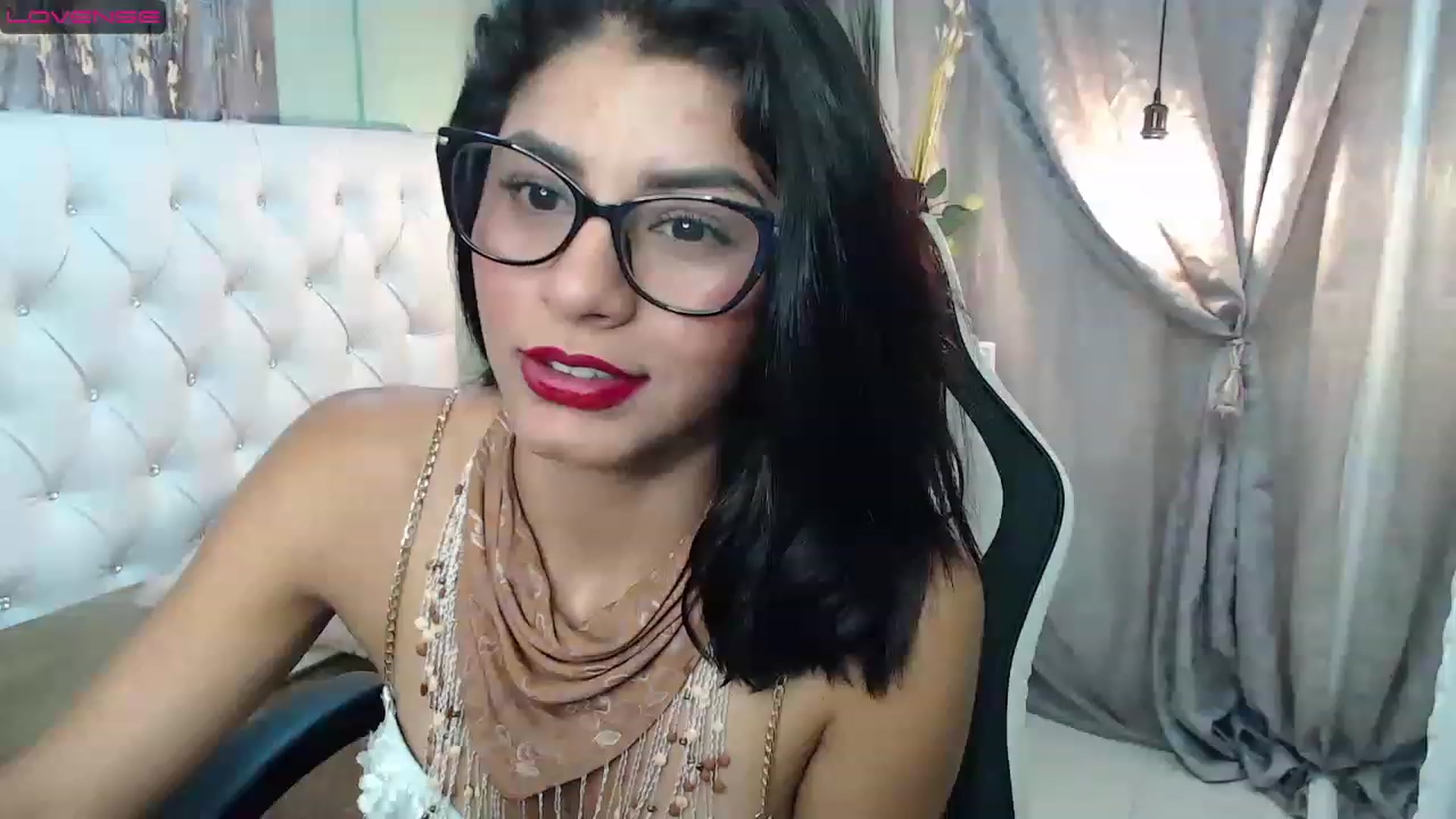 Gallery image thumbnail from Sara__Ruiz's myfreecams stream on, 03/01/2023, 15:21 image 11 of 20