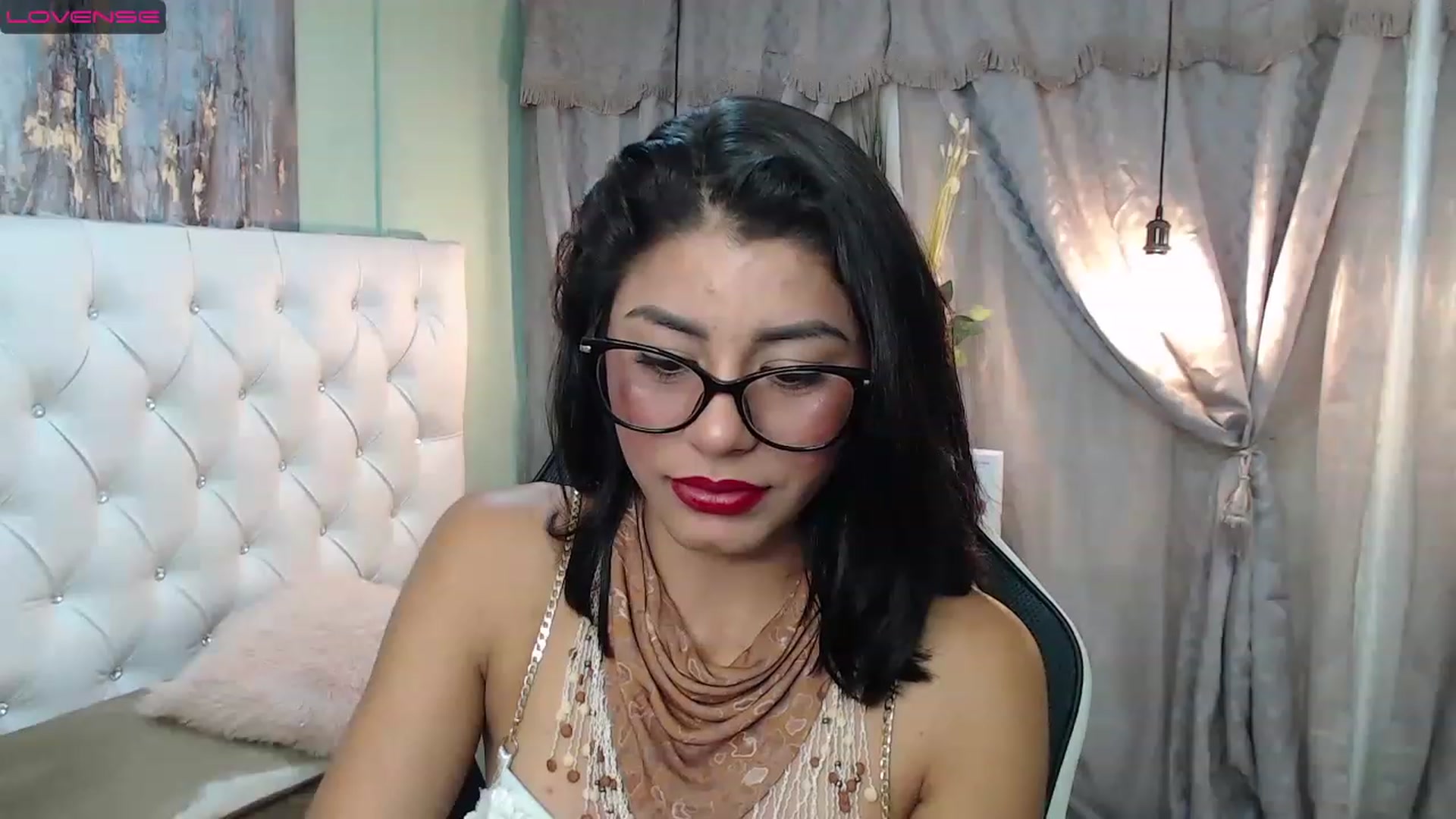 Gallery image thumbnail from Sara__Ruiz's myfreecams stream on, 03/01/2023, 15:21 image 5 of 20