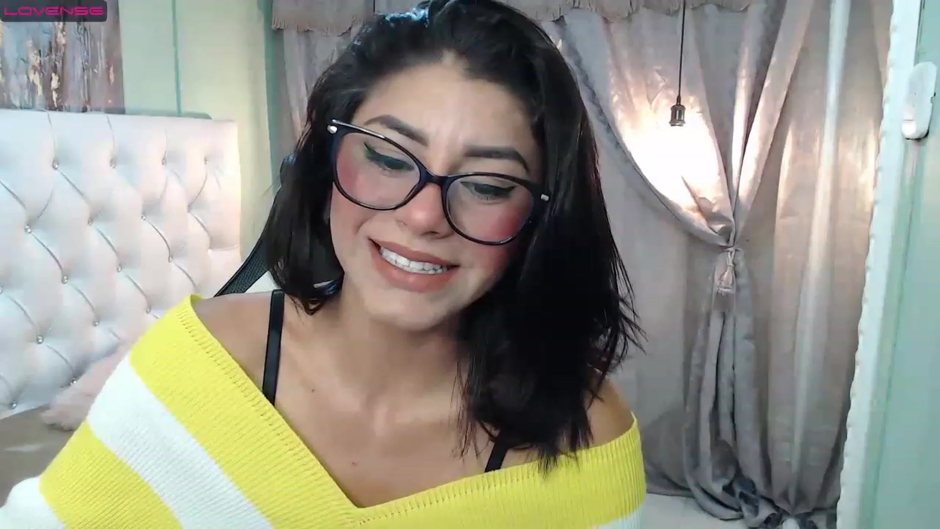 Gallery image thumbnail from Sara__Ruiz's myfreecams stream on, 03/02/2023, 15:26 image 2 of 20