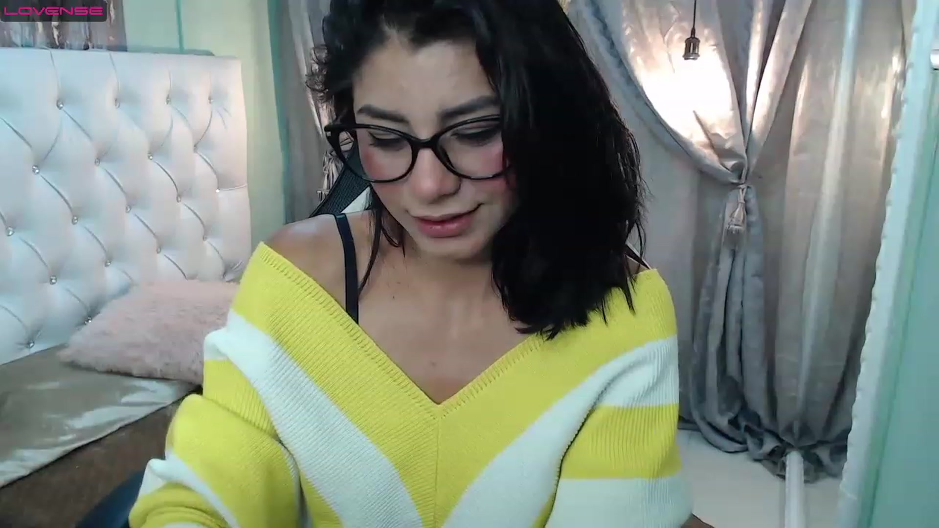 Gallery image thumbnail from Sara__Ruiz's myfreecams stream on, 03/02/2023, 15:26 image 10 of 20
