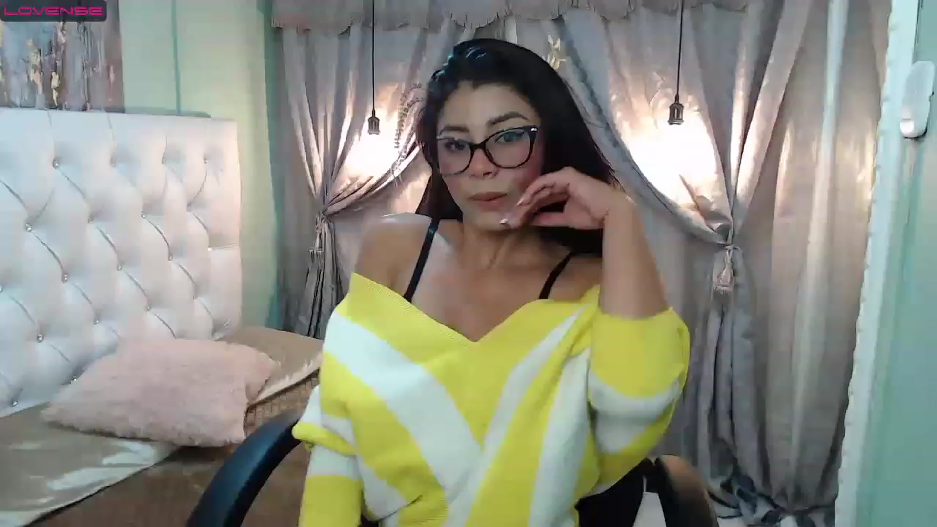 Gallery image thumbnail from Sara__Ruiz's myfreecams stream on, 03/02/2023, 15:26 image 3 of 20