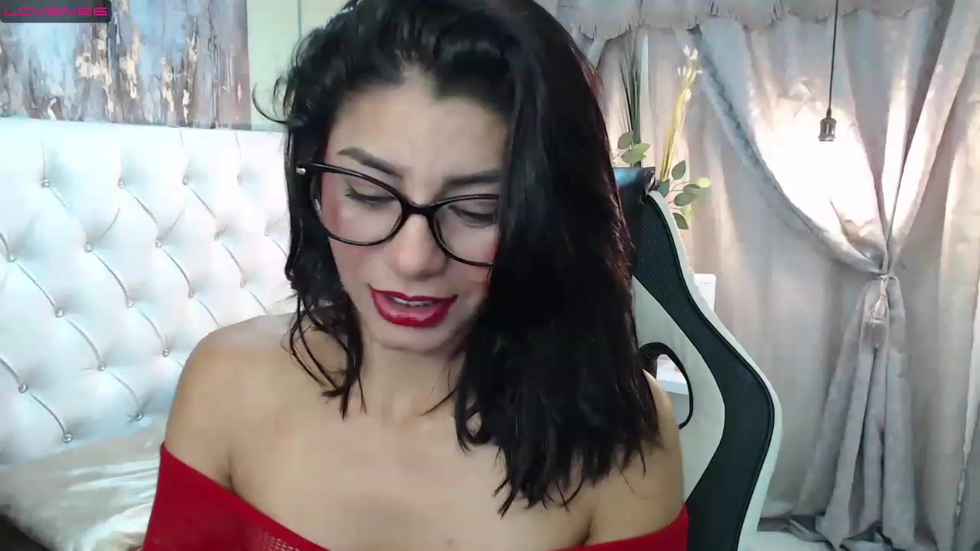 Gallery image thumbnail from Sara__Ruiz's myfreecams stream on, 03/08/2023, 15:15 image 11 of 20