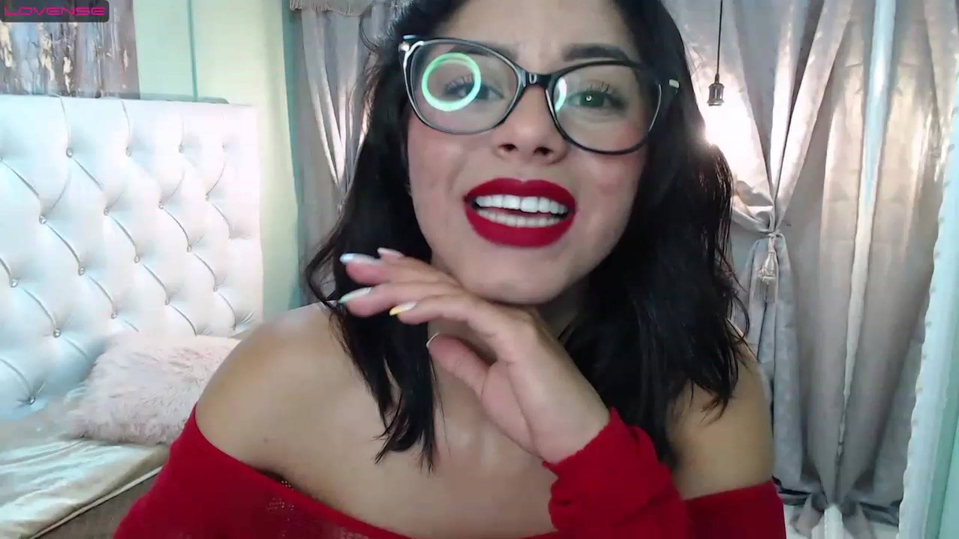 Gallery image thumbnail from Sara__Ruiz's myfreecams stream on, 03/08/2023, 16:38 image 9 of 20