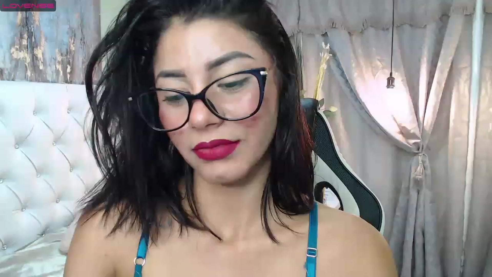 Gallery image thumbnail from Sara__Ruiz's myfreecams stream on, 03/09/2023, 16:45 image 14 of 20