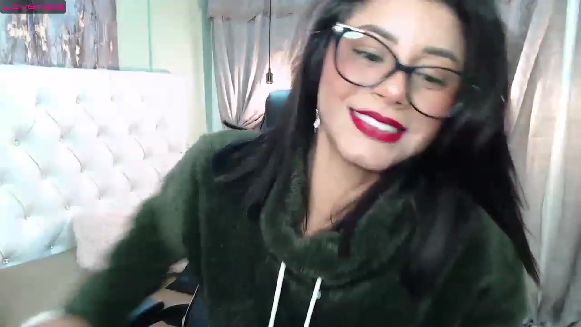Gallery image thumbnail from Sara__Ruiz's myfreecams stream on, 03/16/2023, 15:16 image 18 of 20