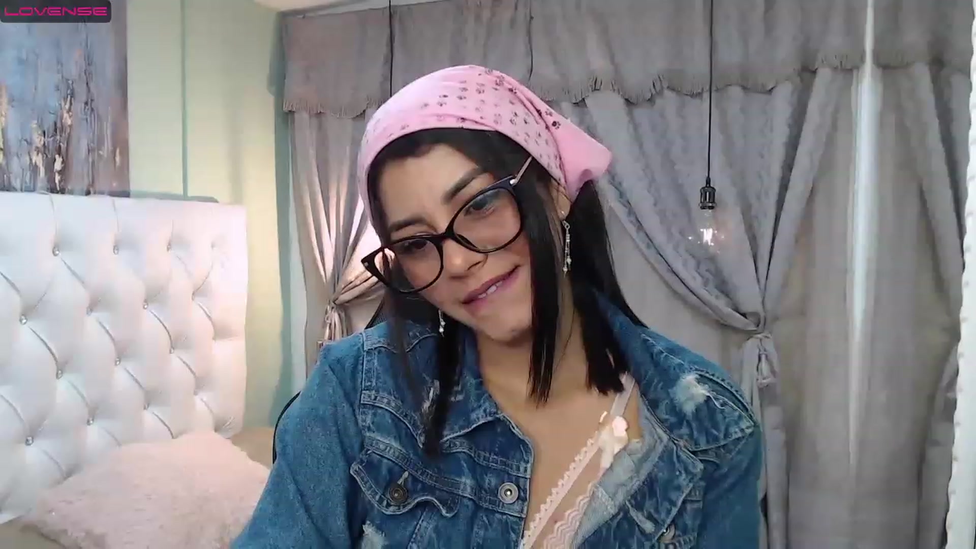 Gallery image thumbnail from Sara__Ruiz's myfreecams stream on, 03/21/2023, 13:58 image 4 of 20