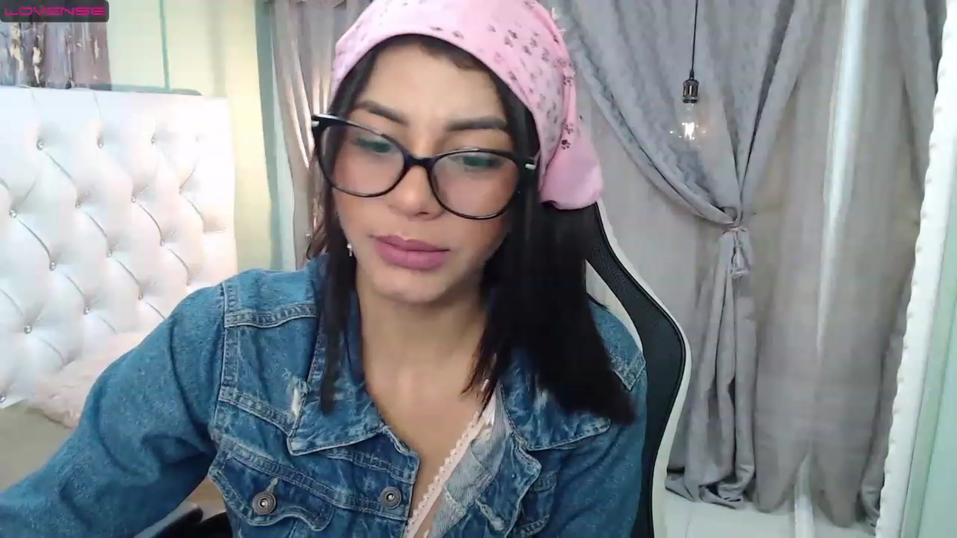 Gallery image thumbnail from Sara__Ruiz's myfreecams stream on, 03/21/2023, 13:58 image 3 of 20